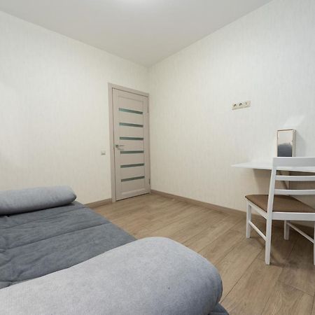 Apartments Riviera,20 Минут От Центра Kiev Ngoại thất bức ảnh