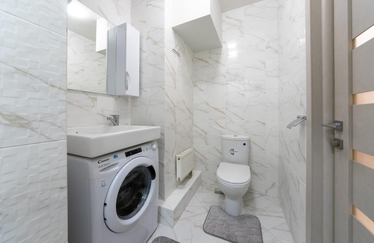 Apartments Riviera,20 Минут От Центра Kiev Ngoại thất bức ảnh