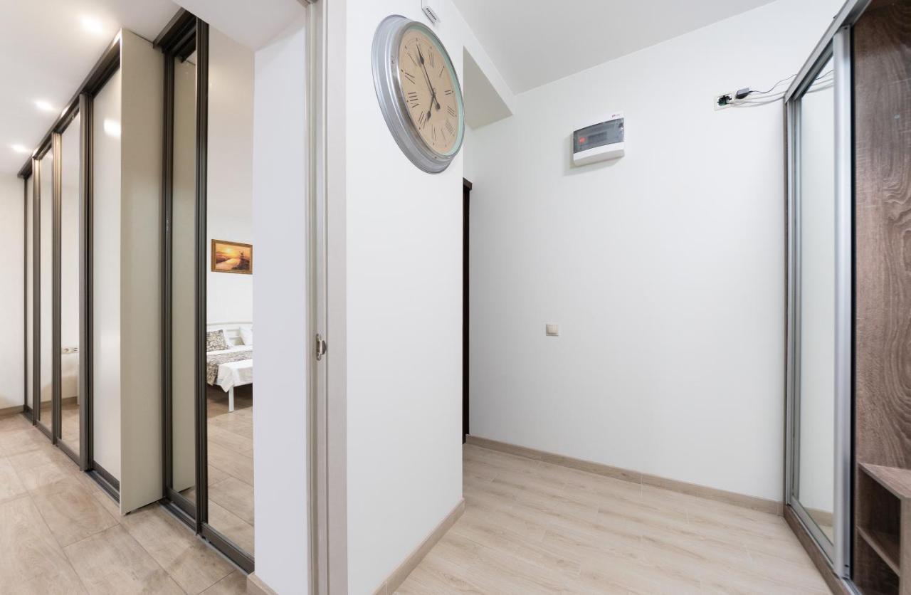 Apartments Riviera,20 Минут От Центра Kiev Ngoại thất bức ảnh