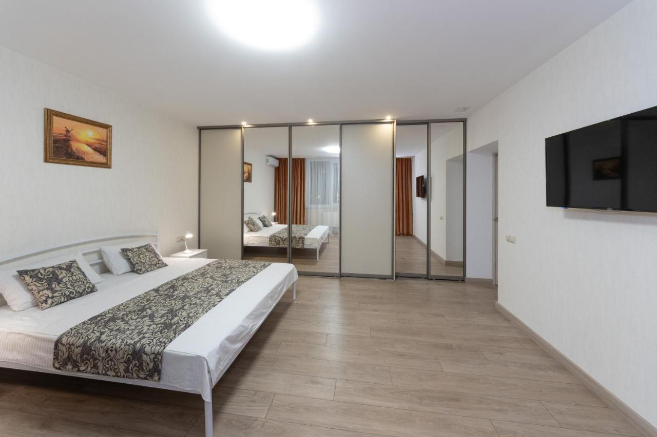 Apartments Riviera,20 Минут От Центра Kiev Ngoại thất bức ảnh
