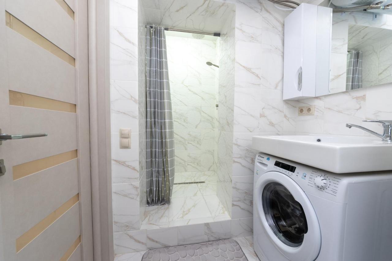 Apartments Riviera,20 Минут От Центра Kiev Ngoại thất bức ảnh