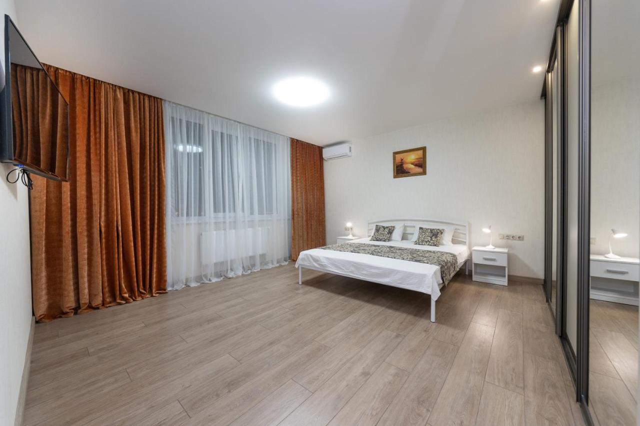 Apartments Riviera,20 Минут От Центра Kiev Ngoại thất bức ảnh