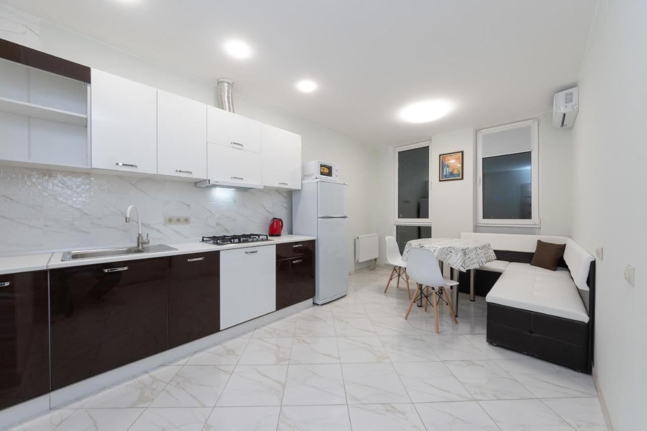 Apartments Riviera,20 Минут От Центра Kiev Ngoại thất bức ảnh